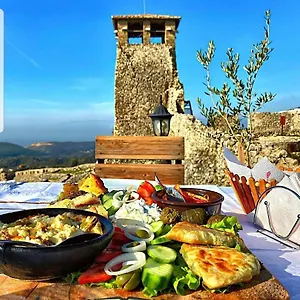 ** Gasthuis Emiliano Castle Of Albanië